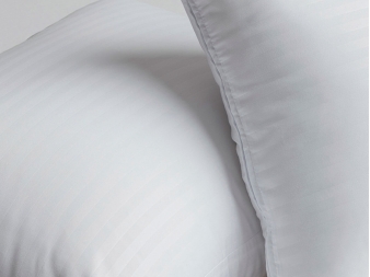 Almohada desenfundable de microfibra Cadí