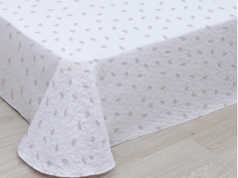 Colcha Zoe de Unifabrics con diseño reversible