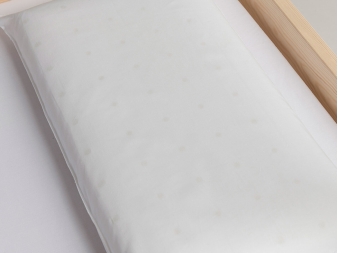 Almohada Viscobebé para Cuna con tratamiento Antiácaros