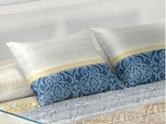 Cojín con mandala Bakar de Tejidos JVR azul