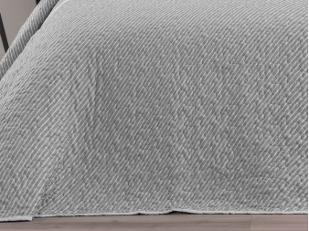 Colcha Entretiempo Diagonaes C12 de Manterol
