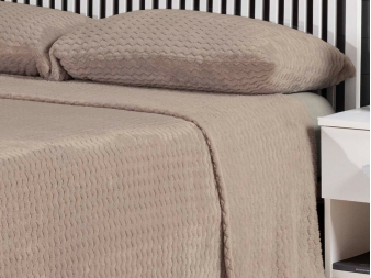 Juego de Sábanas Térmicas beige Jacquard de Karamelo