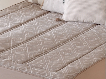 Colcha sin Acolchado y con Faldón Somo beige