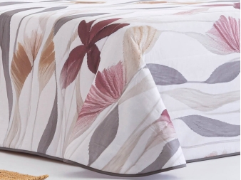 Cubrecamas con diseño Floral Granate Bellver