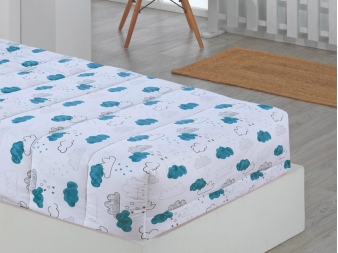 Edredón Infantil con Esquinas Ajustables Nubes Agua