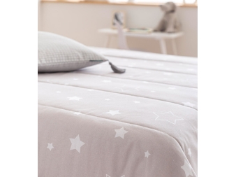 Cubrecamas Gran Confort Noche beige con diseño de estrellas