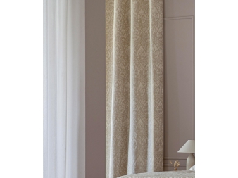 Cortina Lorca beige con diseño victoriano