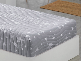 Colcha Stars gris con Esquinas Ajustables
