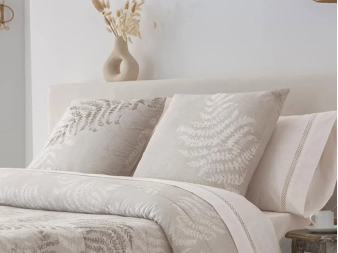Cojines Bio beige de JVR cofeccionados con algodón