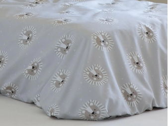 Conjunto Nórdico Leo Beige en cama infantil