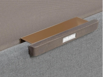 Tirador y zócalo Wengué – Canapé Design Tapizado piombo