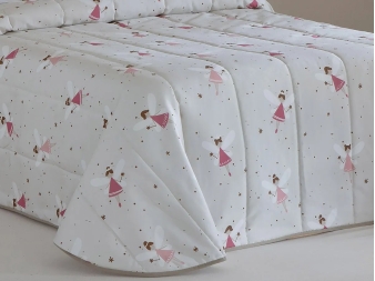 Detalle Colcha Capa Ada hadas rosas Confecciones Paula