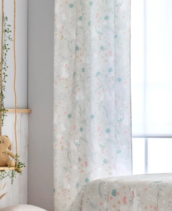 Tela infantil Misty Beige detalle del estampado