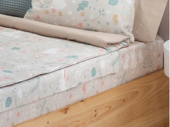 Detalle del Saco Nórdico Misty Beige con diseño de conejos
