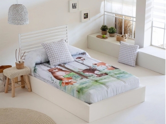 Edredón Ajustable Forest en cama infantil con animalitos del bosque