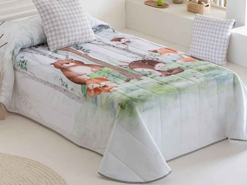 Colcha de Invierno Forest Confecciones Paula en cama infantil