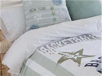 Detalle funda de almohada Basket con estampado urbano