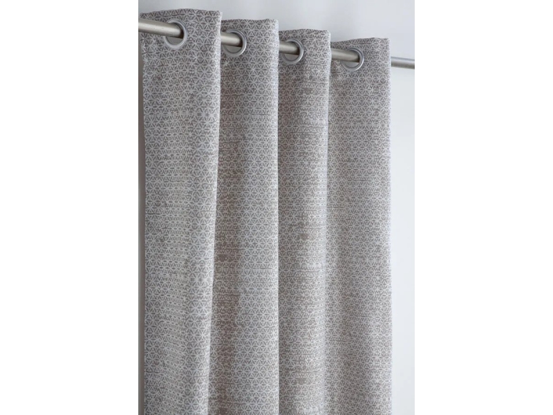 Cortina Salar beige con ojales metálicos – detalle jacquard