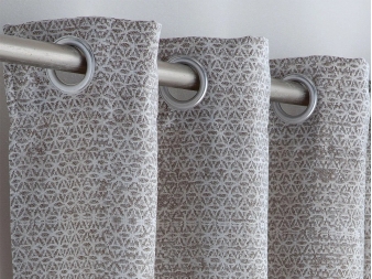 Cortina Salar beige – textura del tejido y anillas