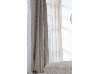 Ambiente con Cortina Salar beige – caída y combinación con visillo