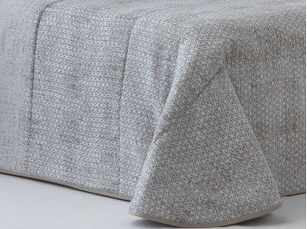 Detalle del jacquard geométrico del Edredón Sherpa Salar