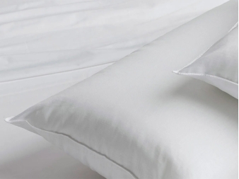 Primer plano de la almohada antialérgenos Aura