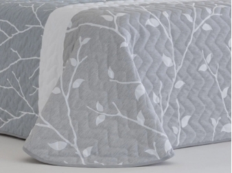 colcha cancun gris con cojines sandeco
