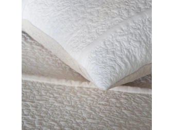 colcha reversible sicos beige cojín a juego sandeco