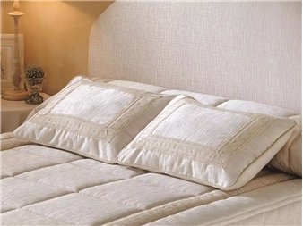 cojin jacquard con relleno rania de sesenta por cincuenta centimetros tejidos jvr