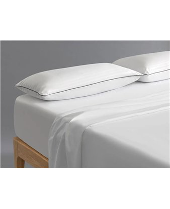 almohada cadi velfont microfibra tacto seda sobre cama