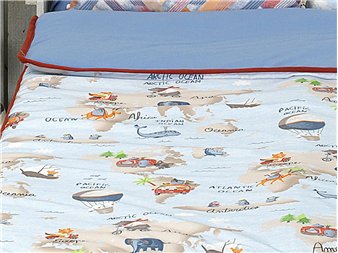 detalle saco nordico mondo viaje estampado infantil canete